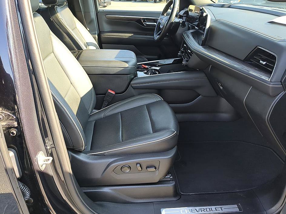 Certified Used 2025 Dark Ash Metallic Chevrolet Premier image 36