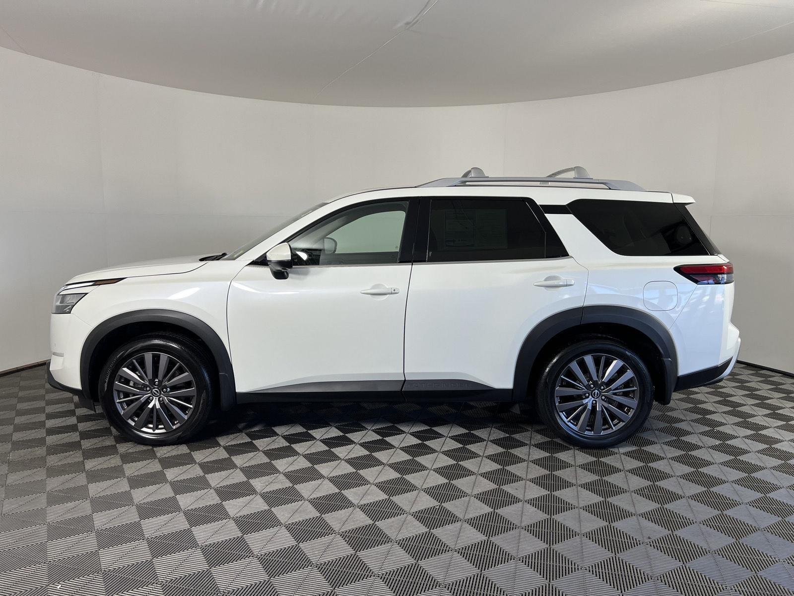 Used 2023 Pearl White Tricoat Nissan SL image 6