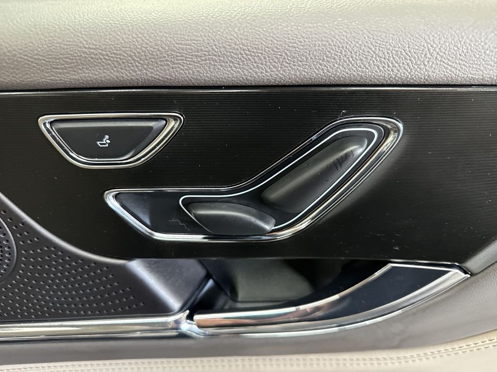 Used 2024 Black Metallic Lincoln Grand Touring image 19