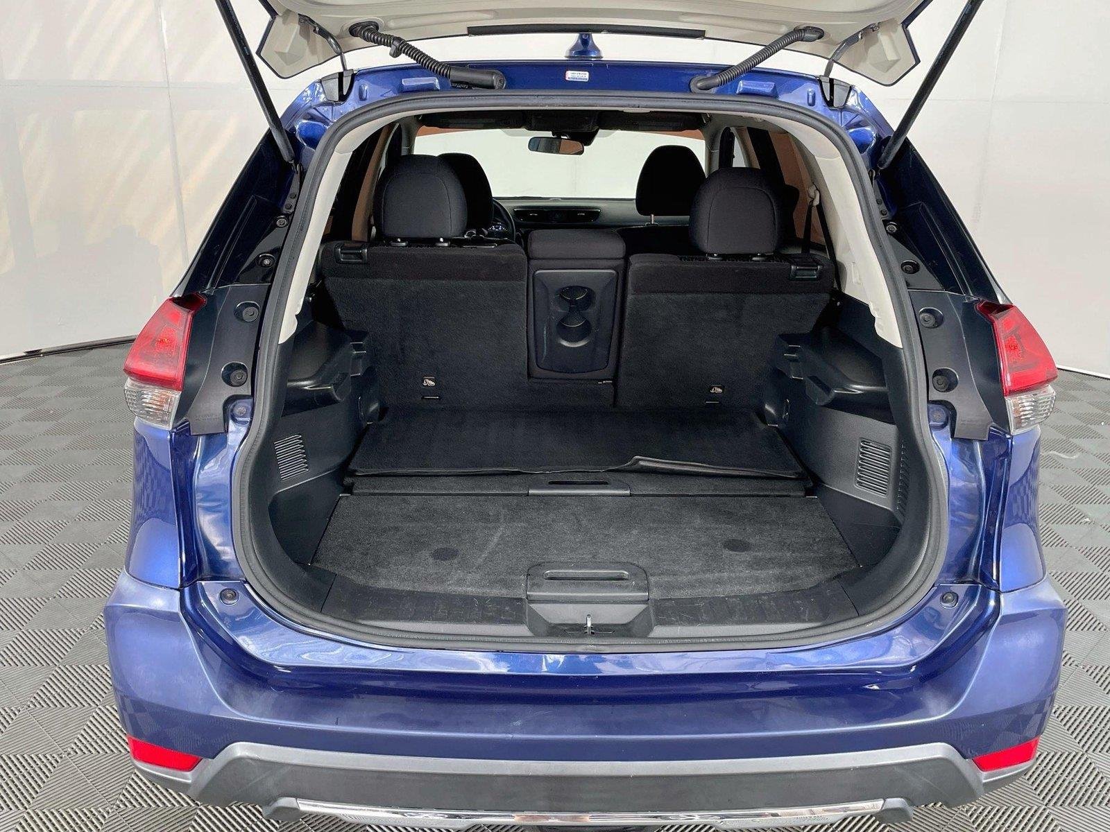 Used 2020 Caspian Blue Metallic Nissan S image 26