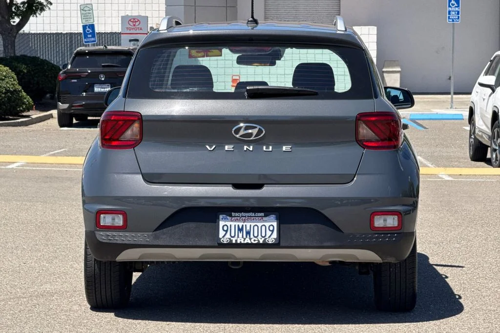 2025 Hyundai Venue SEL - Photo 7