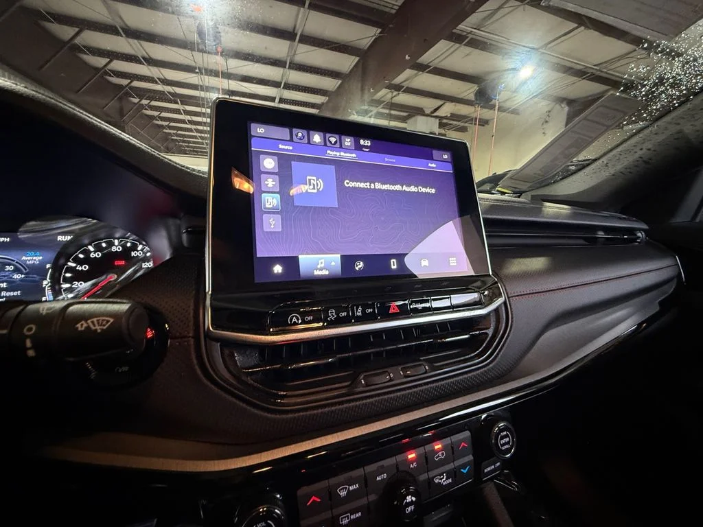 Used 2025 White Jeep Trailhawk image 21