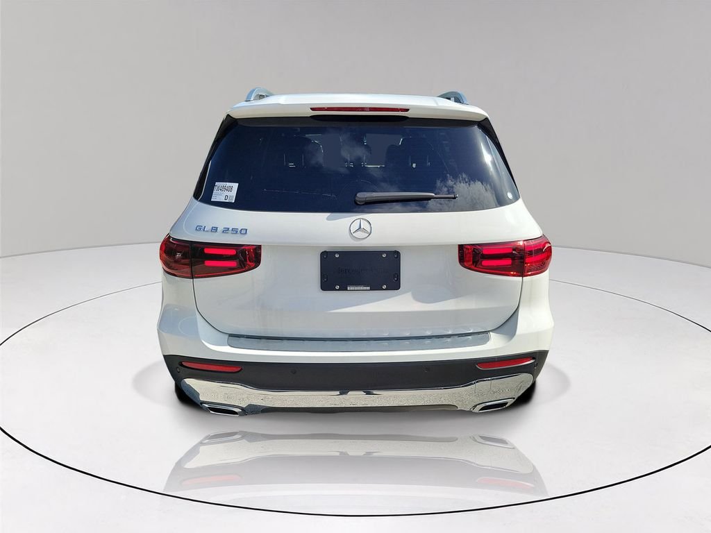 New 2026 Polar White Mercedes-Benz GLB 250 image 5