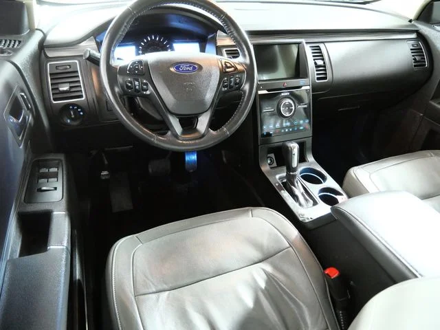 Used 2018 Red Ford Limited image 4
