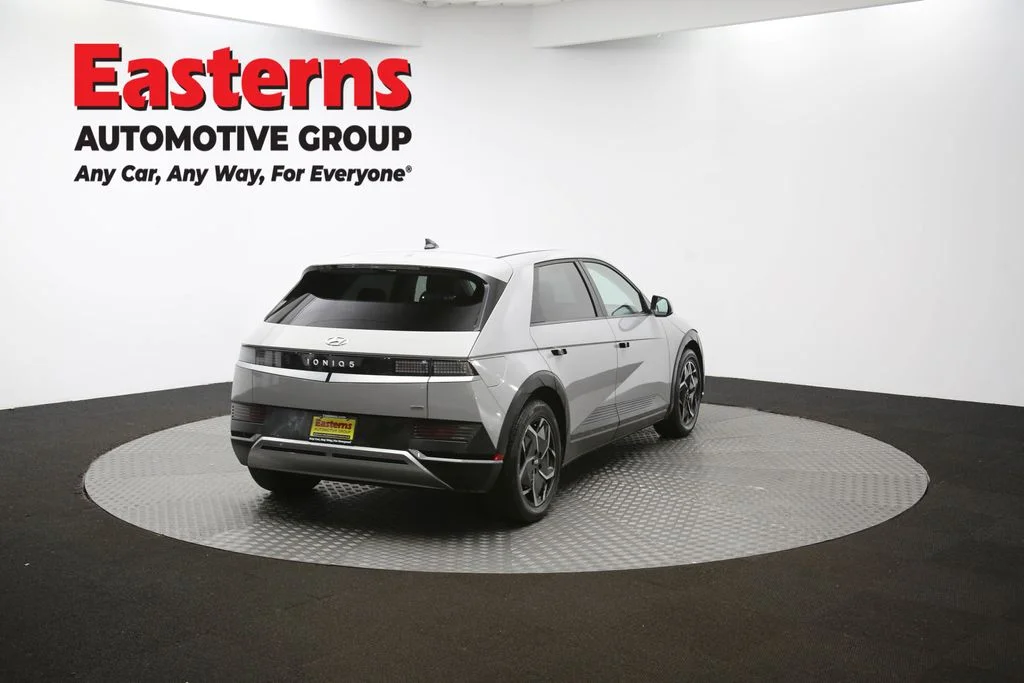 Used 2023 Gray Hyundai SEL image 39