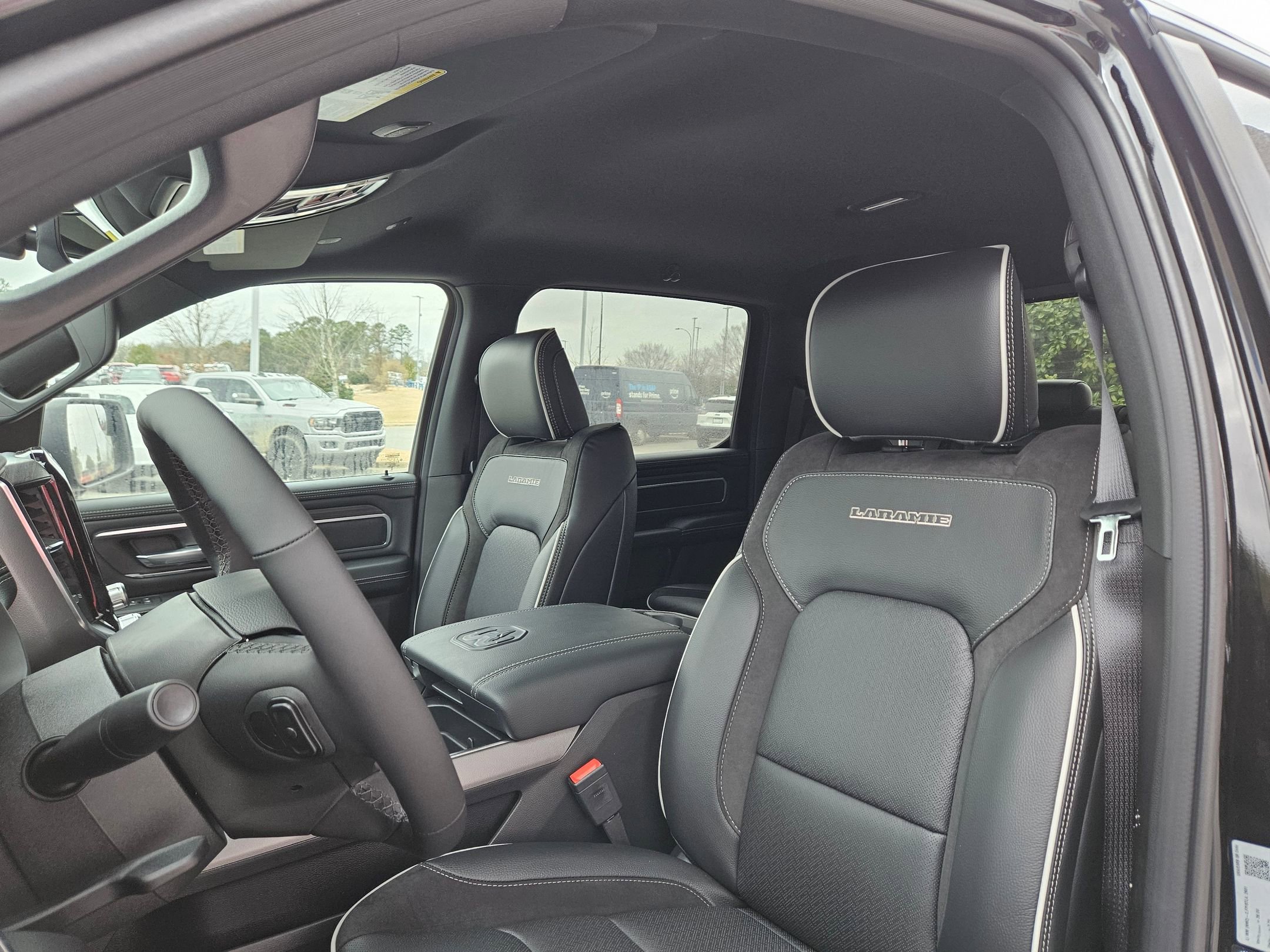 New 2026 Diamond Black Crystal Pearl-Coat Exterior Paint RAM Laramie image 19