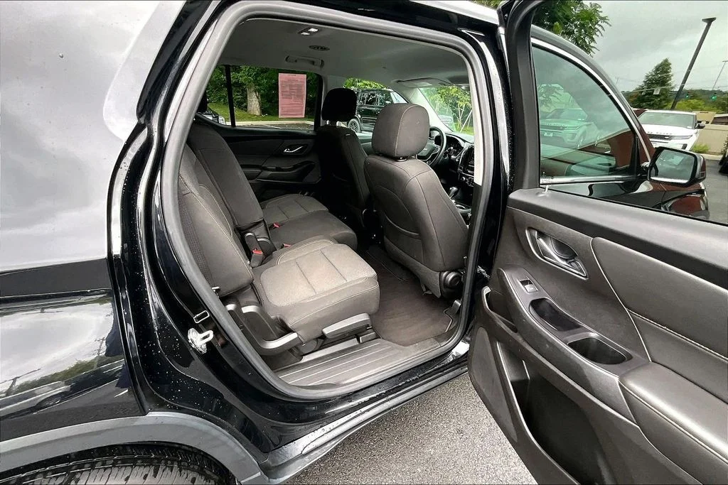 Used 2020 Black Chevrolet LS image 30