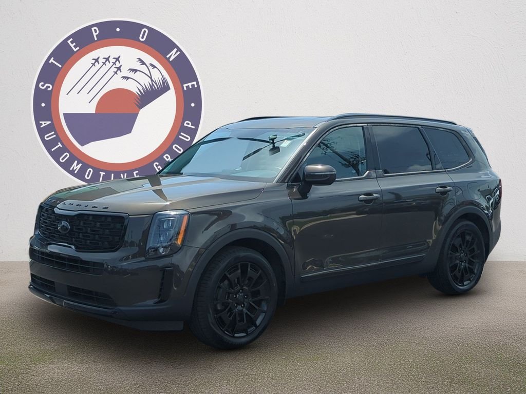 Used 2021 Green Kia EX image 2