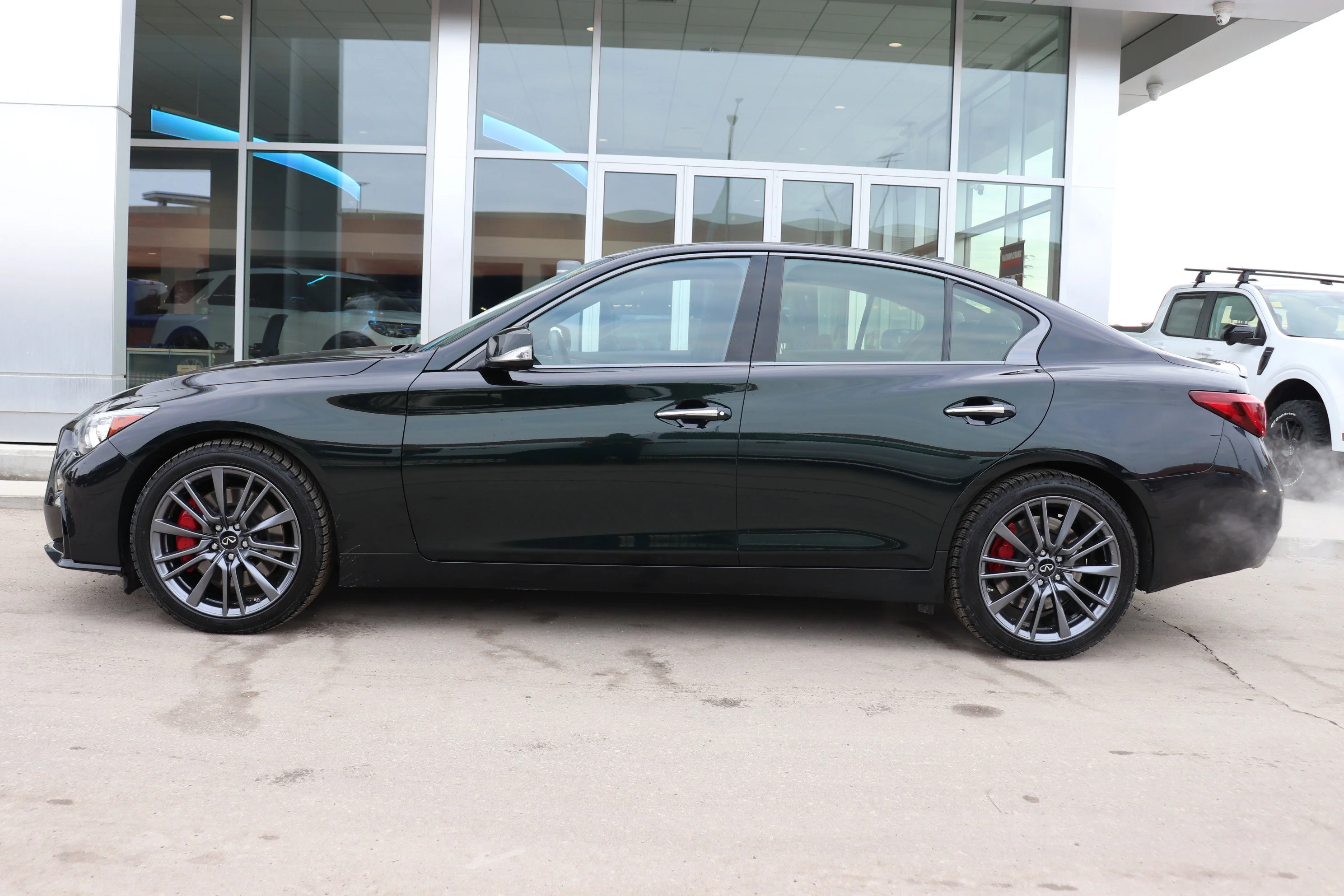 Used 2023 Green INFINITI Red Sport I-LINE image 3