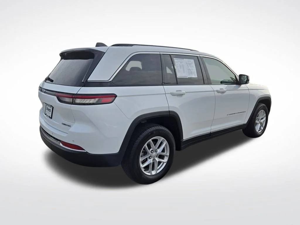 Used 2023 White Jeep Limited image 3