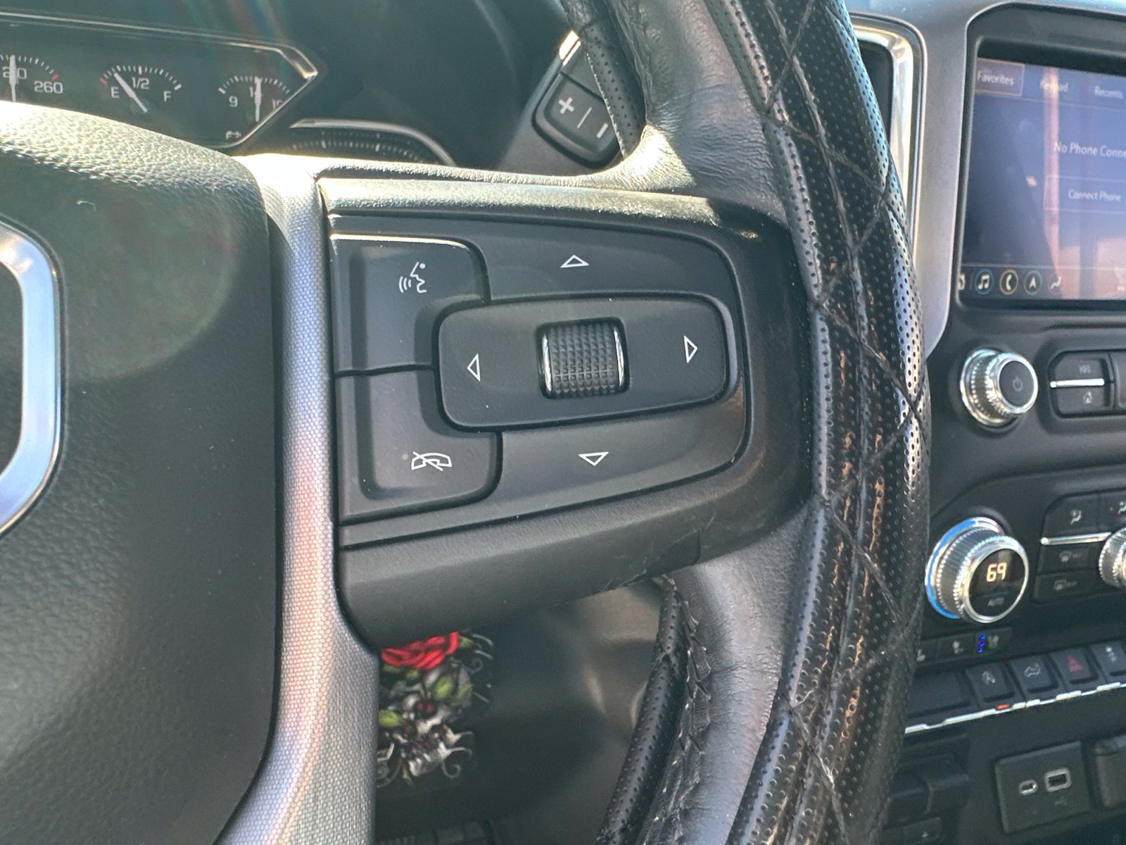 Used 2019 Onyx Black GMC SLT image 25