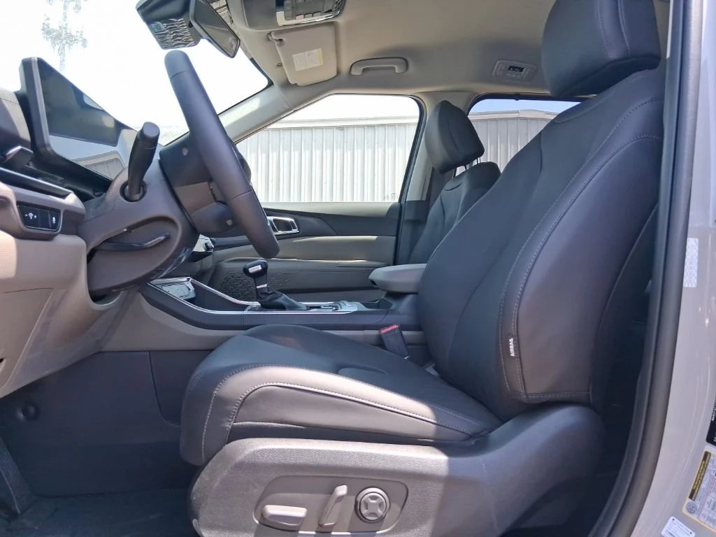 New 2027 White Kia EX image 9