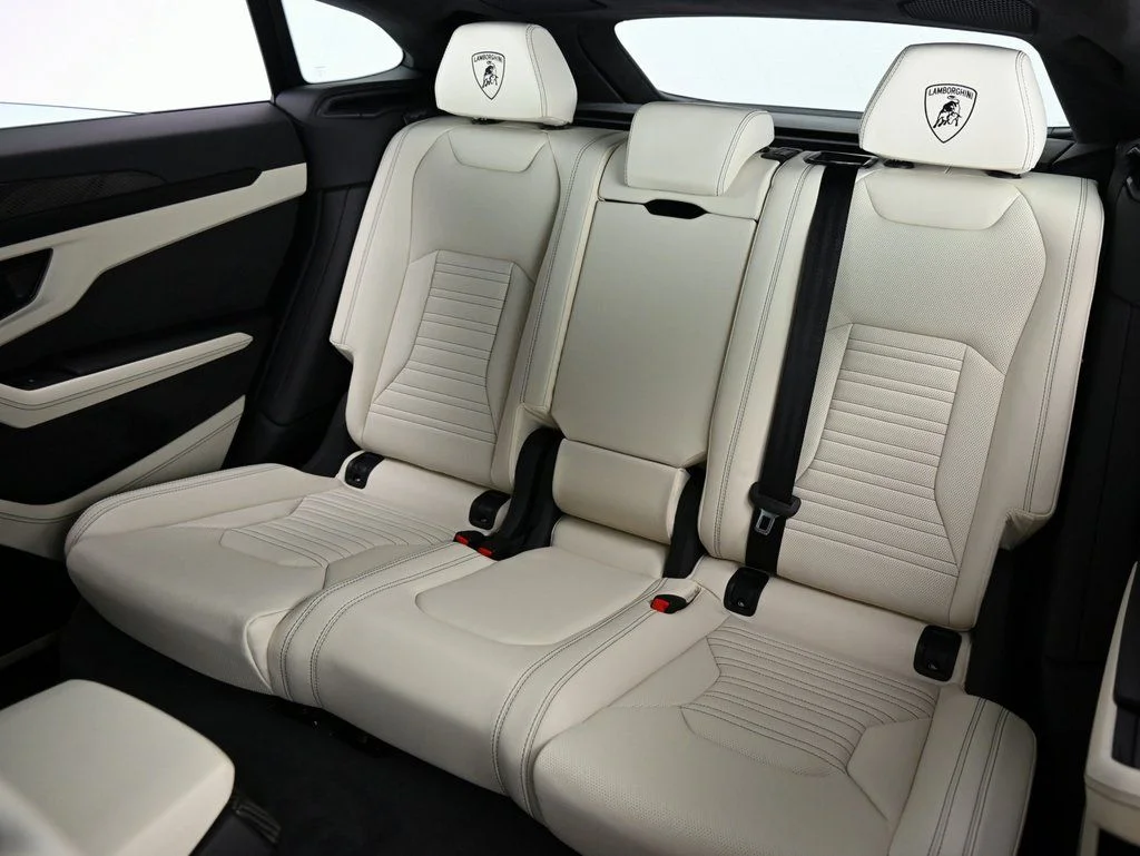 2025 Lamborghini Urus SE - Photo 12