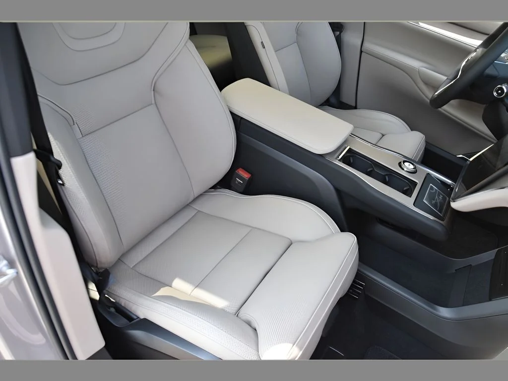 2026 Volvo EX90 Ultra - Photo 31