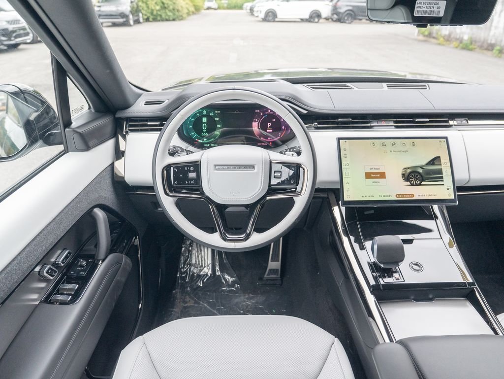 New 2026 Carpathian Grey LAND ROVER Dynamic SE image 12