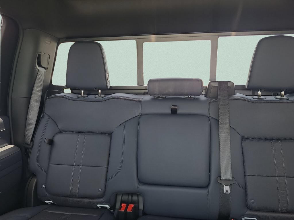 2026 Chevrolet Silverado 3500 HD High Country - Photo 10