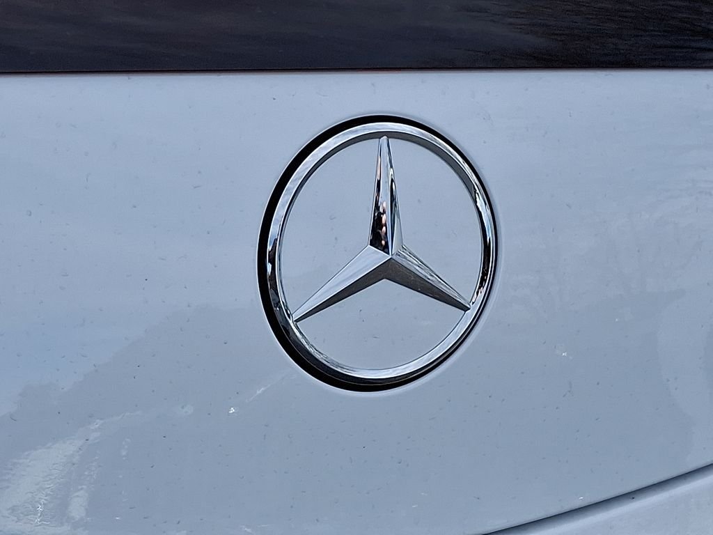 New 2026 MANUFAKTUR Moonlight White Metallic Mercedes-Benz CLE 300 image 21