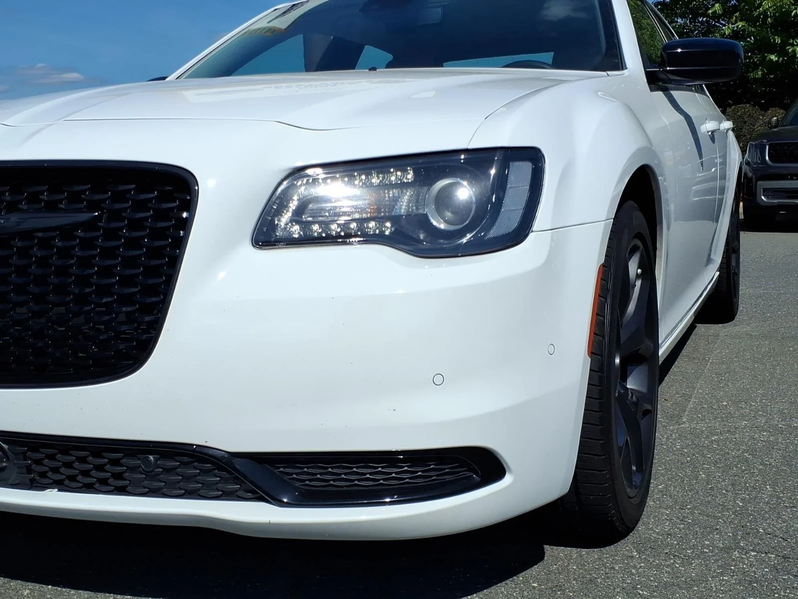Used 2023 Bright White Clearcoat Chrysler Touring image 14