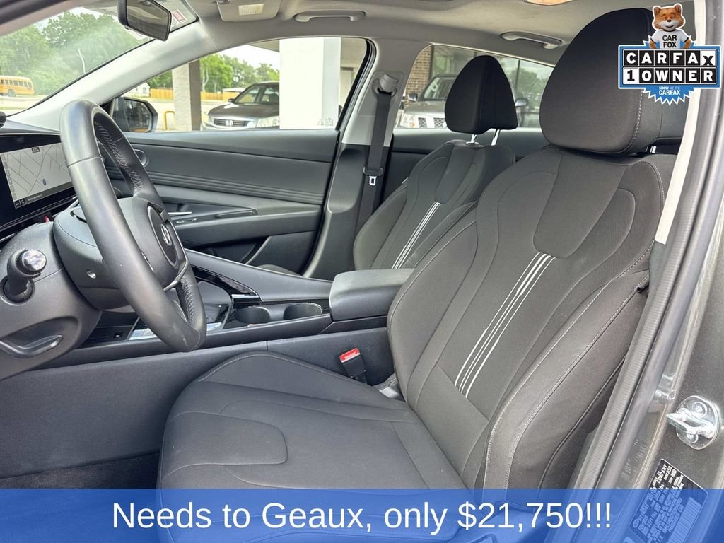 Used 2025 Gray Hyundai SEL Convenience image 34