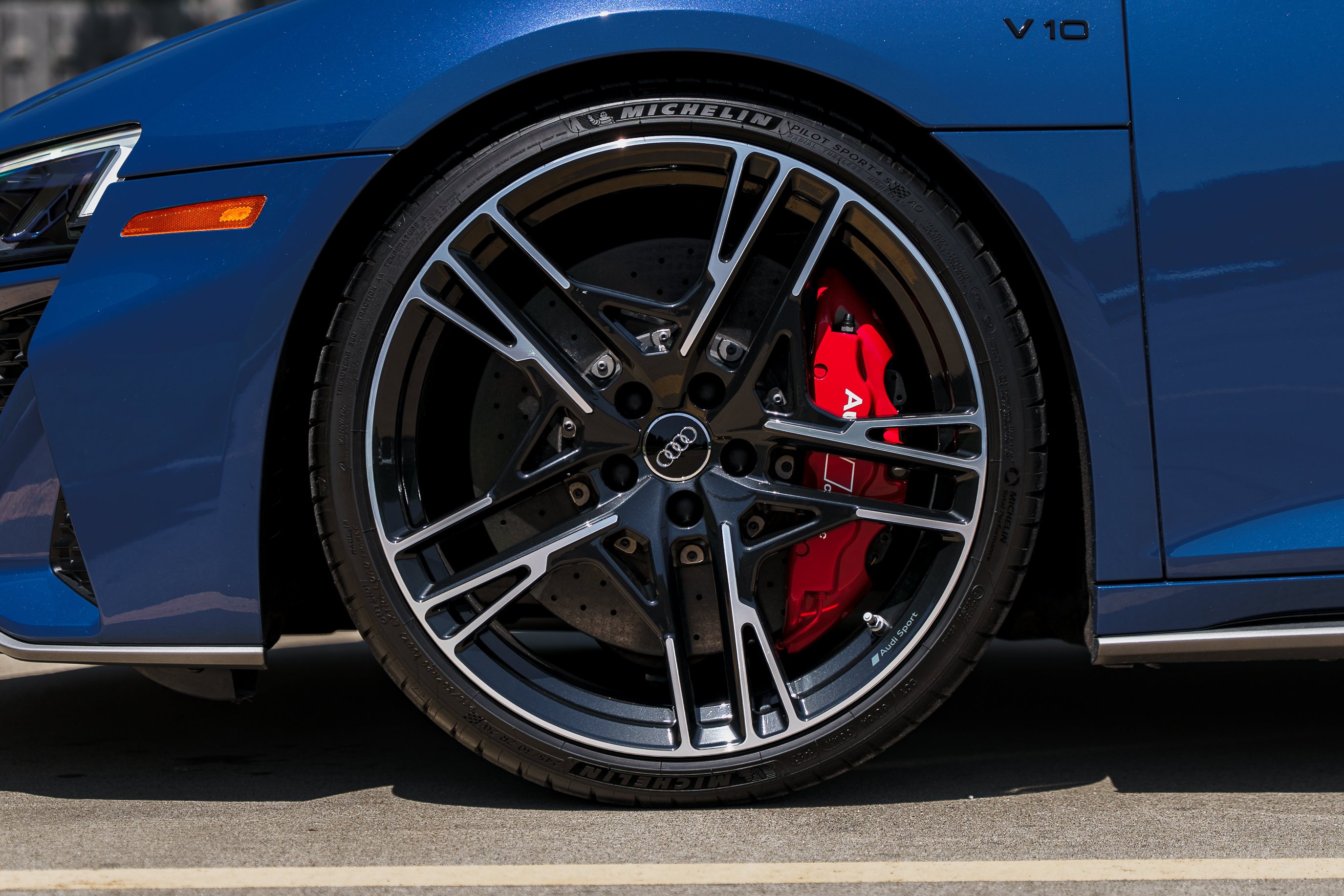 Used 2020 Ascari Blue Metallic Audi V10 performance image 26