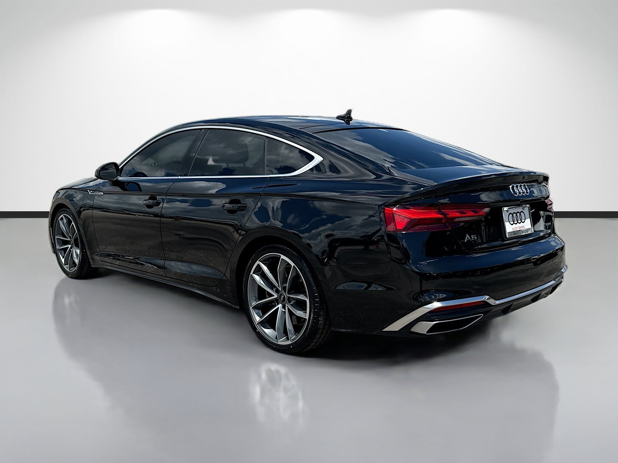 Used 2023 Mythos Black Metallic Audi S line Premium image 5