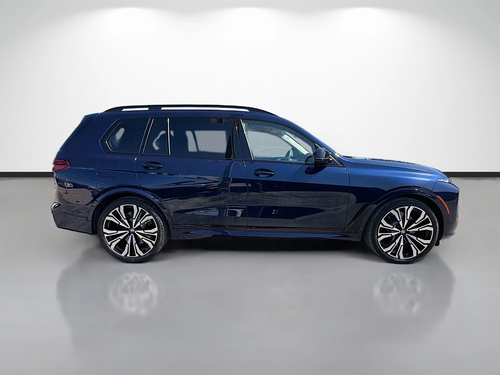 New 2027 Tanzanite Blue II Metallic BMW M60i image 2