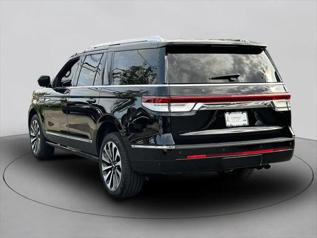 Used 2022 Infinite Black Metallic Clearcoat Lincoln Reserve L image 6