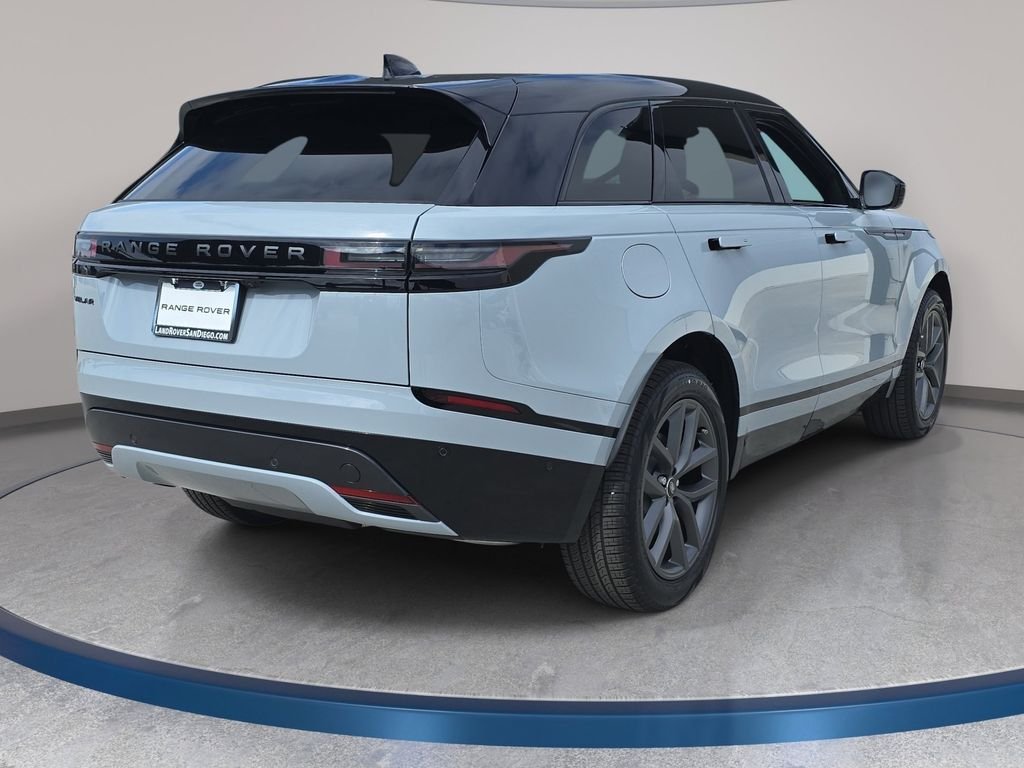 New 2026 Arroios Grey Land Rover Dynamic SE image 5