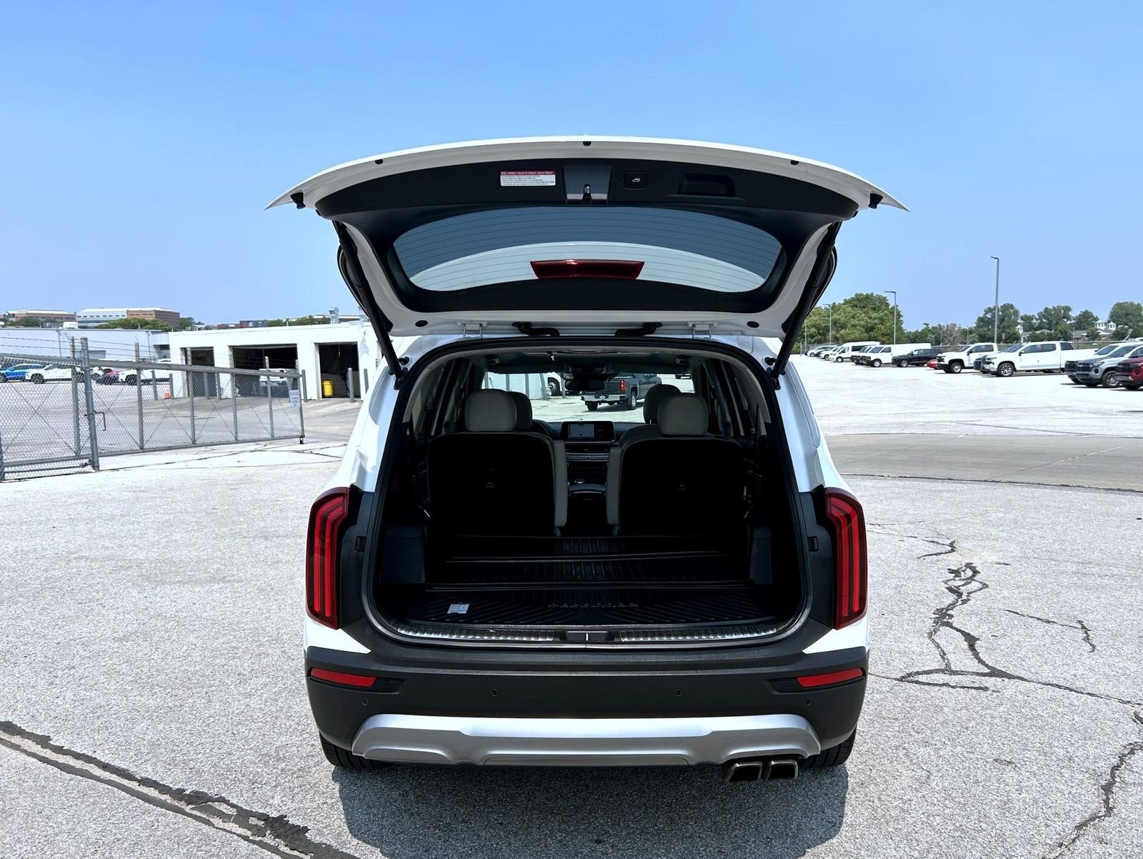 Used 2021 White Kia SX image 21