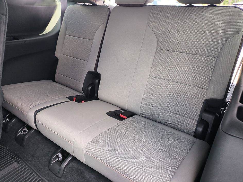 Used 2025 Sterling Gray Metallic Chevrolet FWD LT image 30