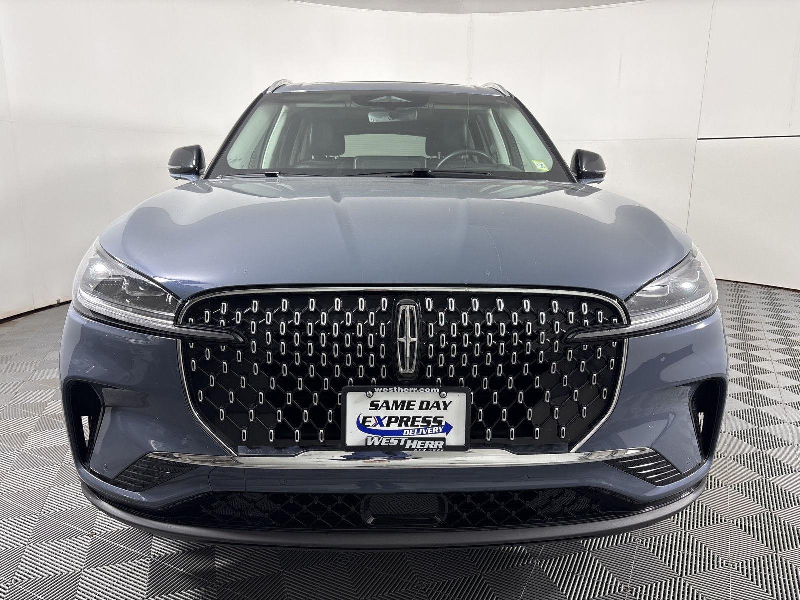 Used 2025 Blue Metallic Lincoln Reserve image 2