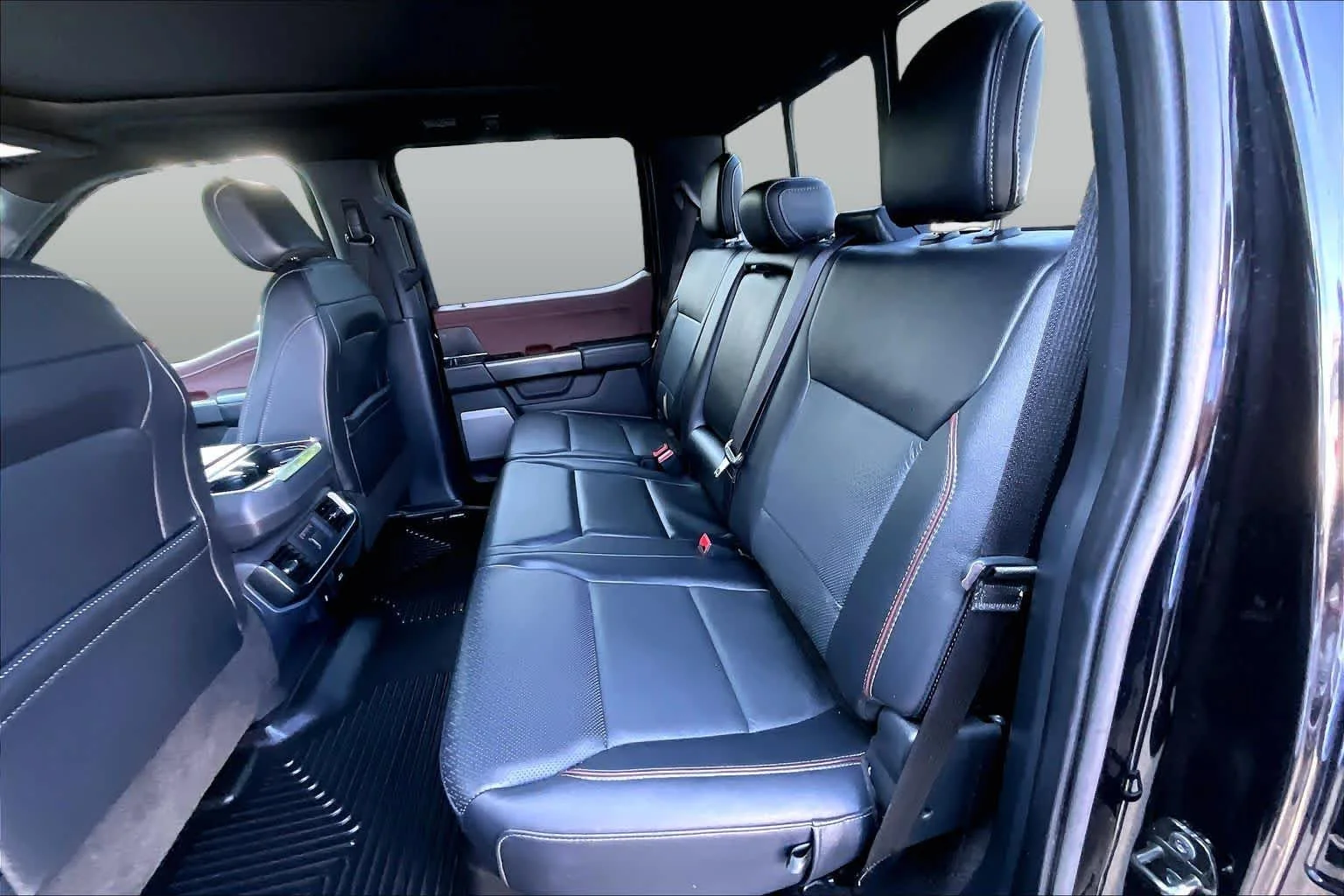 Used 2022 Agate Black Ford LARIAT image 19