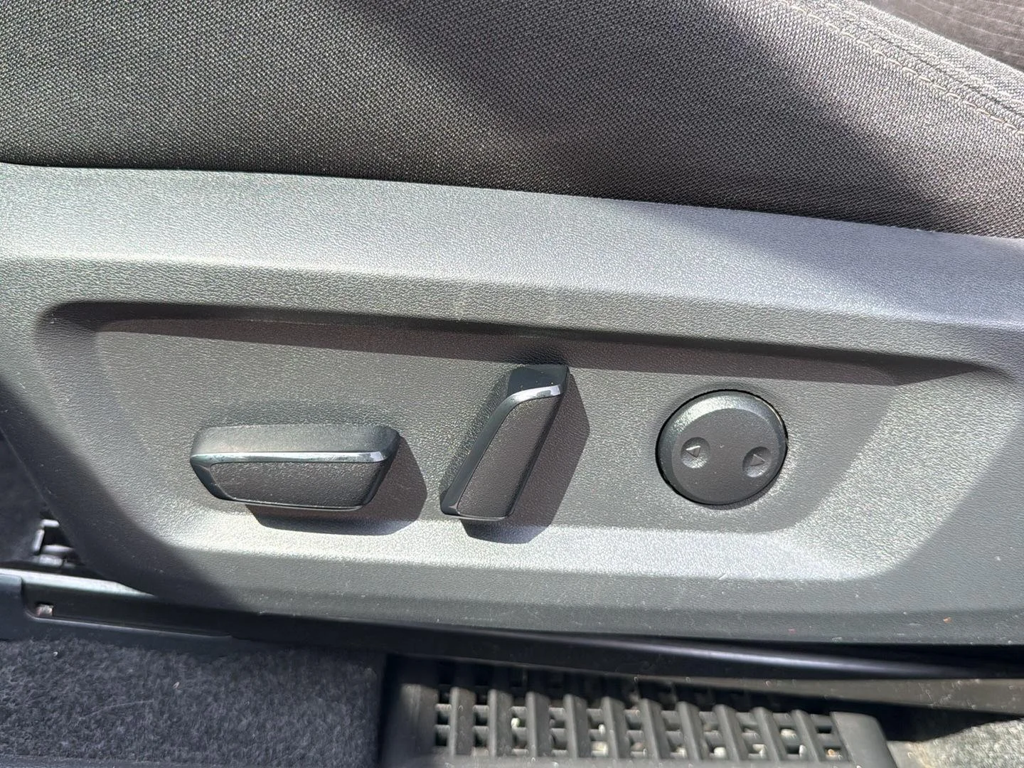Used 2023 Gun Metallic Nissan SV image 13