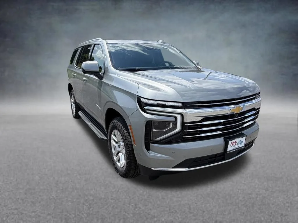 Used 2025 Sterling Gray Metallic Chevrolet LT image 8