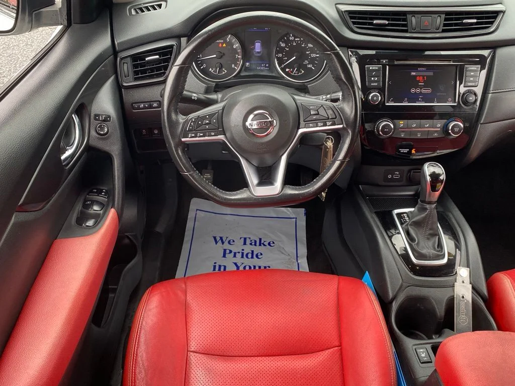 Used 2019 White Nissan S image 10