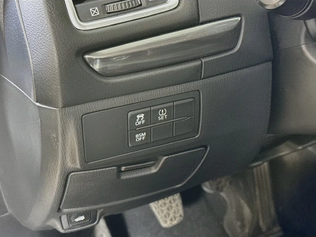 Used 2015 Blue Mazda i Touring image 10