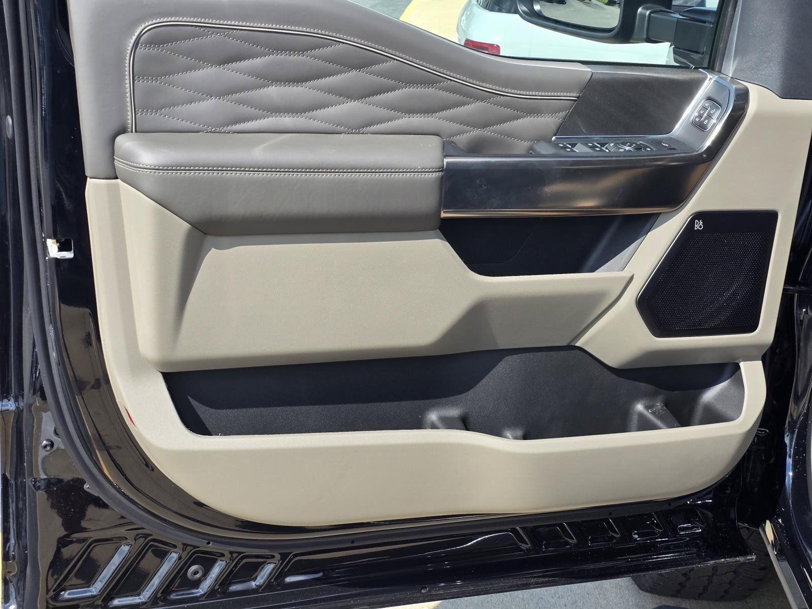 New 2026 Agate Black Metallic FORD F-350® Platinum® image 15