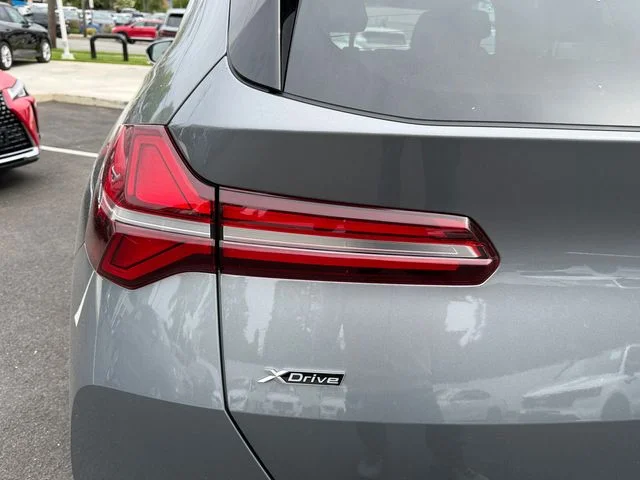 Used 2025 Skyscraper Grey Metallic BMW 30 xDrive image 31