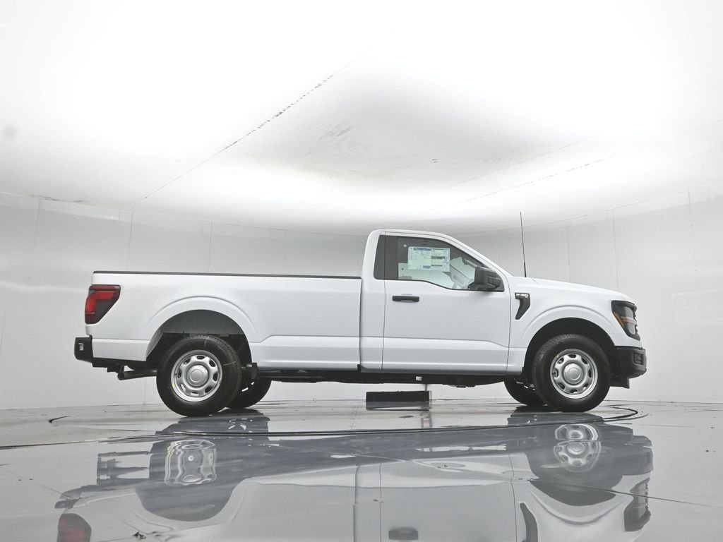New 2026 Oxford White Ford XL image 7