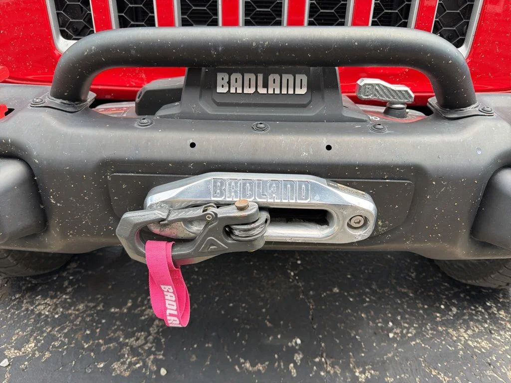 Used 2022 Red Jeep Overland image 9