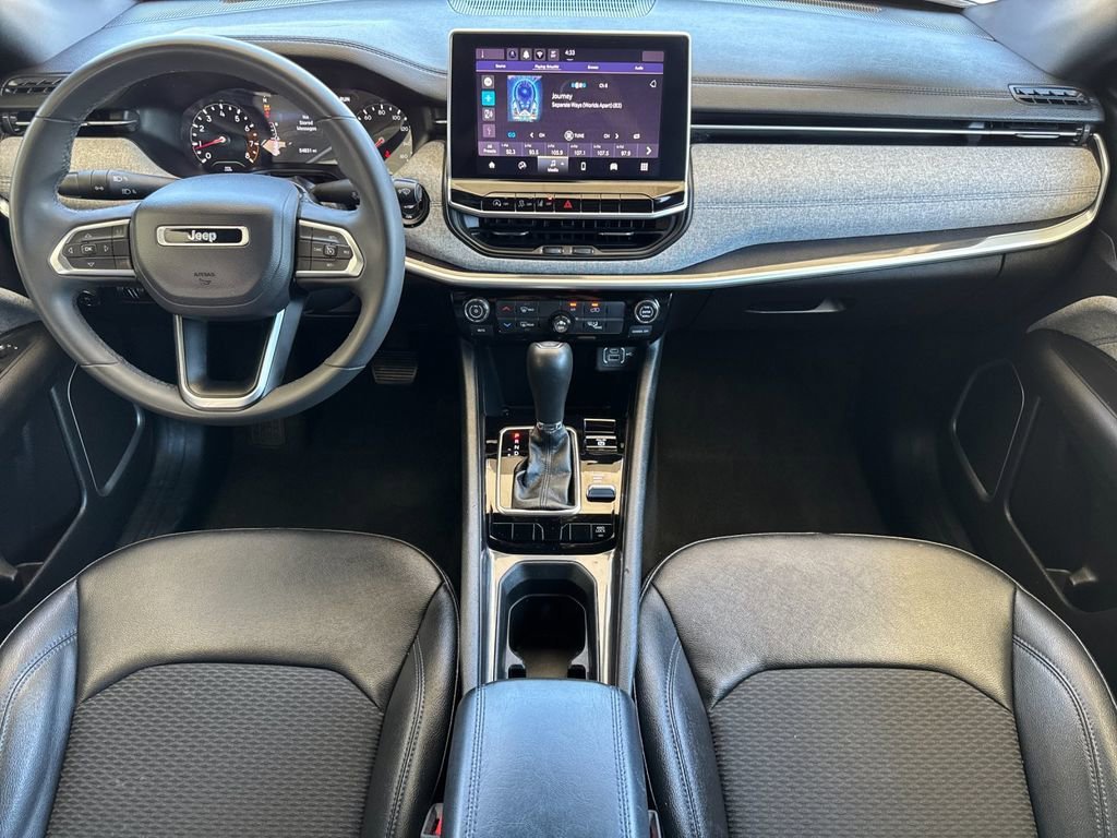 Used 2024 White Jeep Latitude image 14