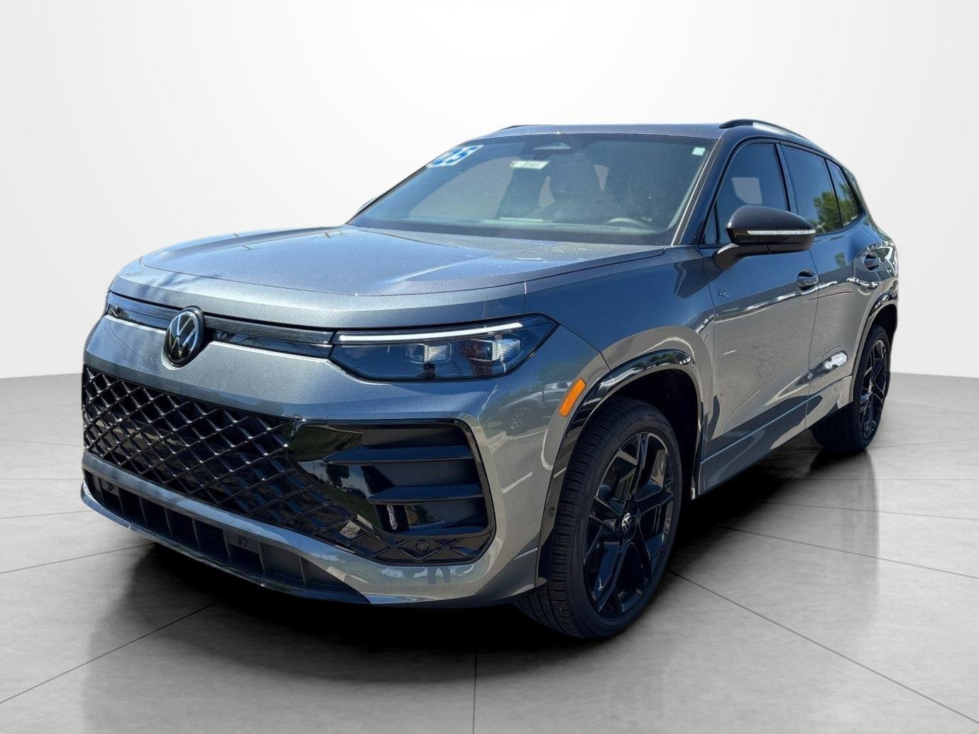 2025 Volkswagen Tiguan SE R-LINE BLACK