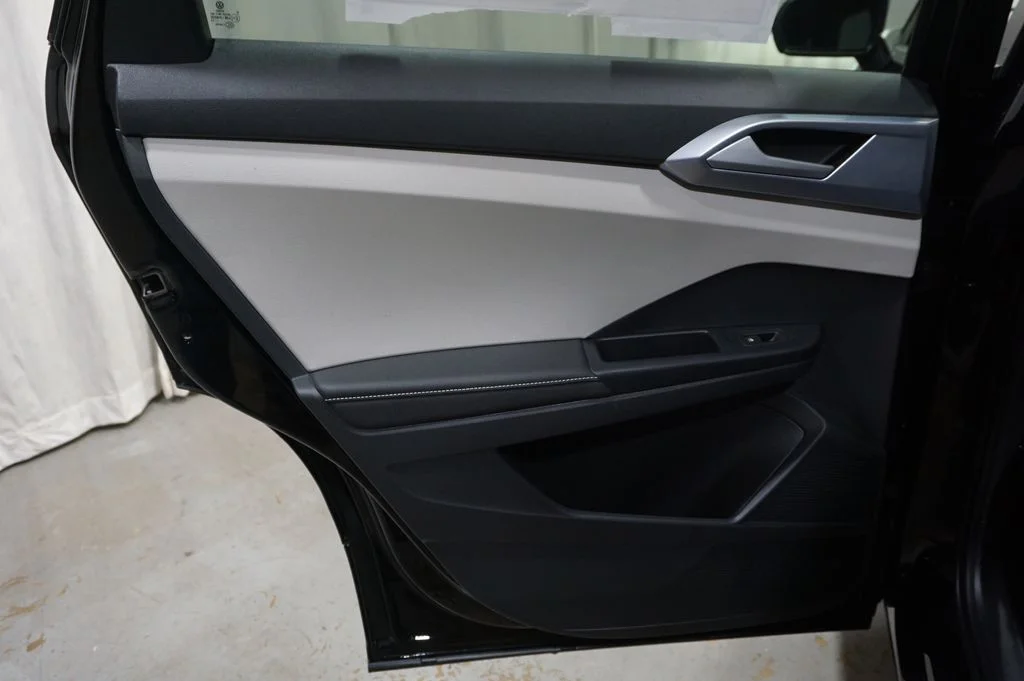 New 2026 Black Volkswagen 1.5T SE image 22