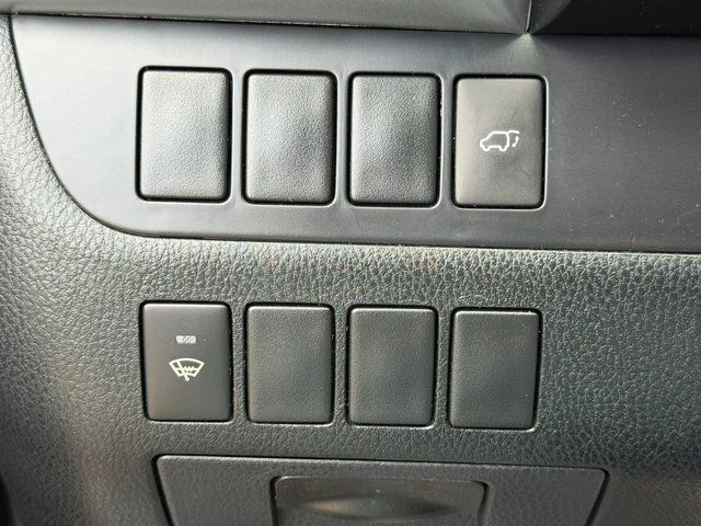 Used 2015 Black Toyota XLE V6 image 26