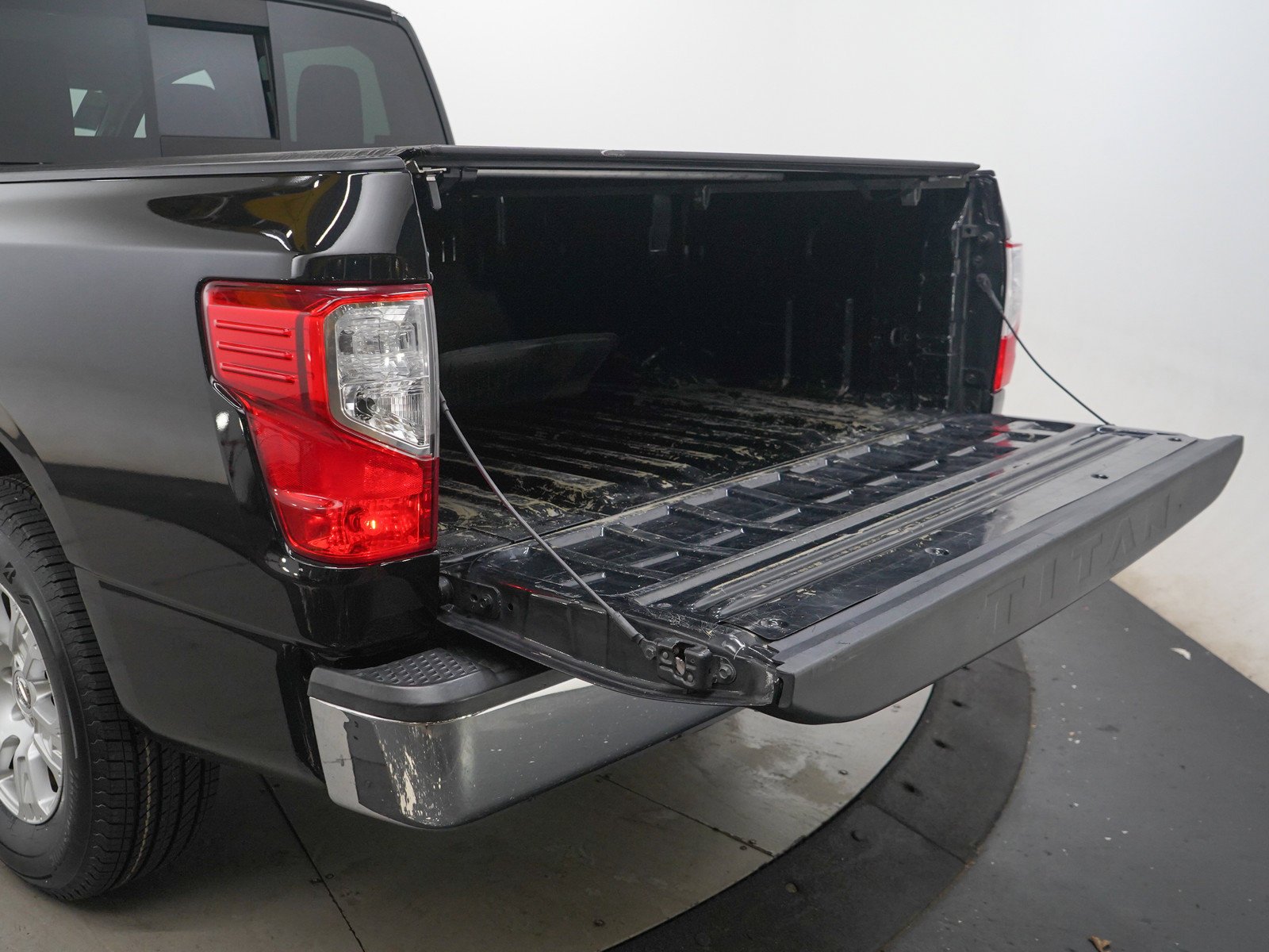 Used 2017 Magnetic Black Nissan SV image 9