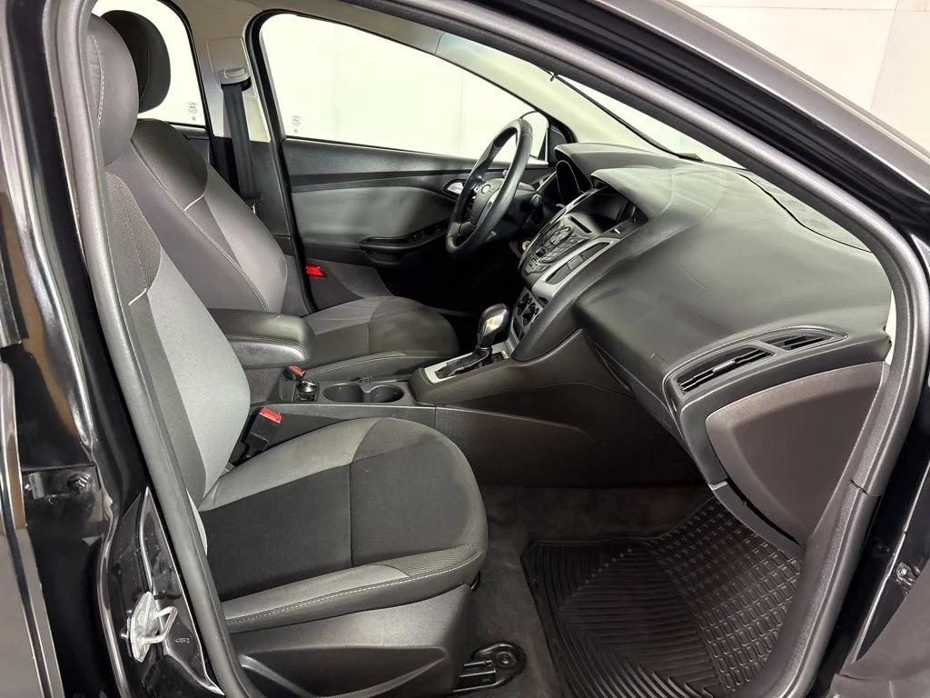Used 2014 Black Ford SE image 13