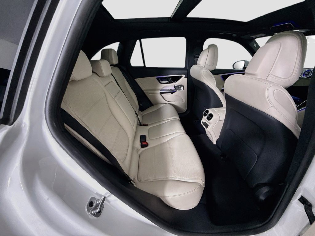 Used 2026  Mercedes-Benz GLC 300 image 22