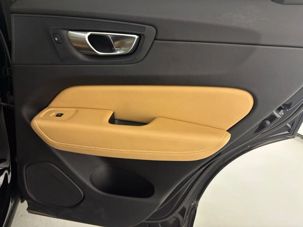 Used 2021 Black Volvo T5 Inscription image 37