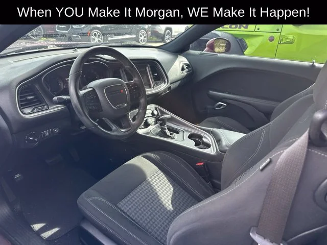 Used 2019 Red Dodge SXT image 7