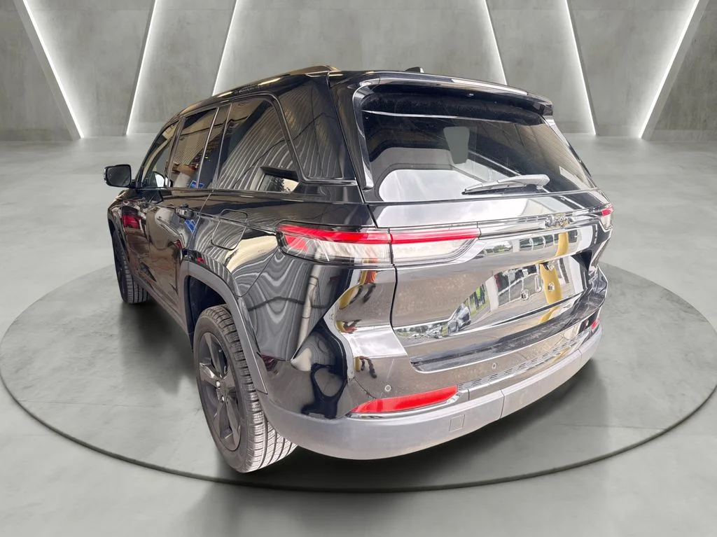 Used 2023 Black Jeep Limited image 4